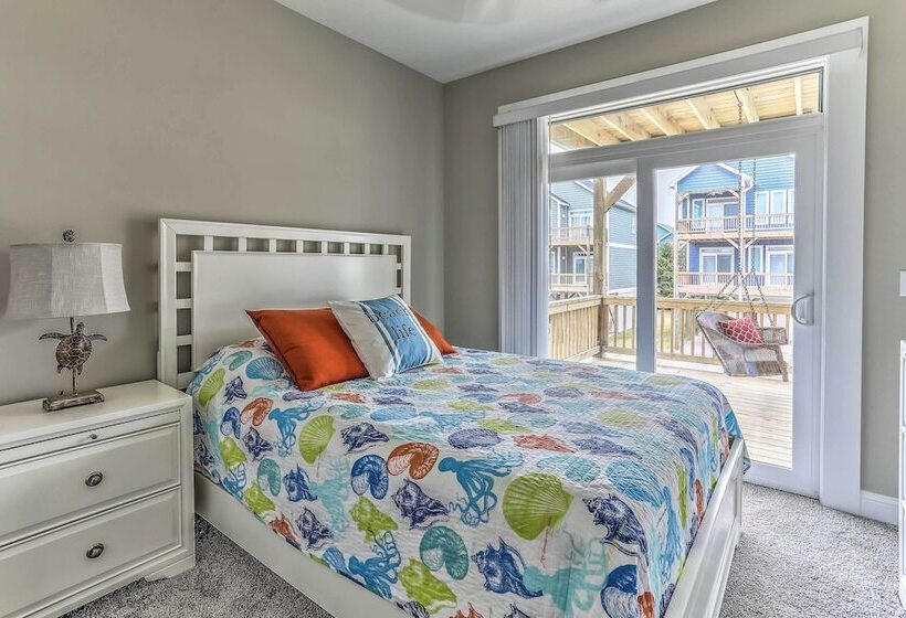 Surf City Home W/ Outdoor Shower: Walk To Beach!