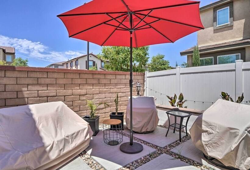 Tasteful Menifee Home: Patio, By Theme Parks!