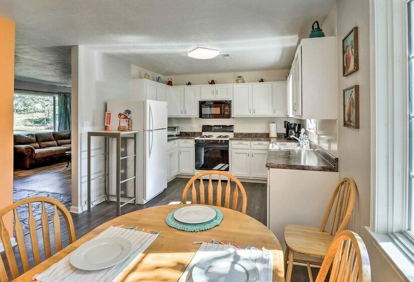 The Old Parsonage  Pindall House W/ Patio!