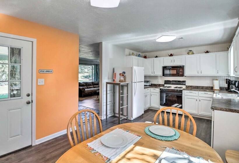 The Old Parsonage  Pindall House W/ Patio!