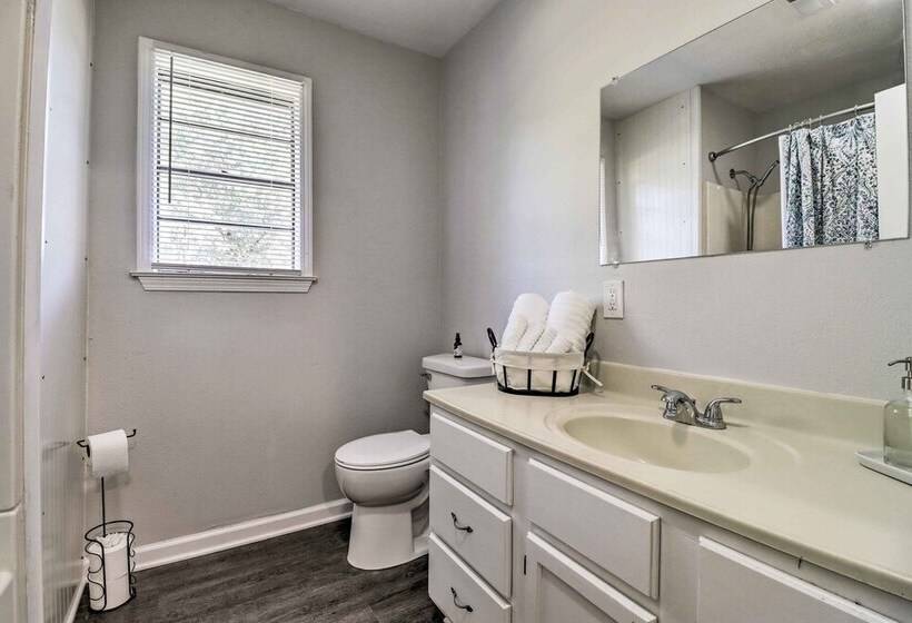 The Old Parsonage  Pindall House W/ Patio!