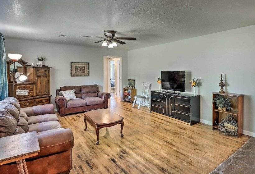 The Old Parsonage  Pindall House W/ Patio!