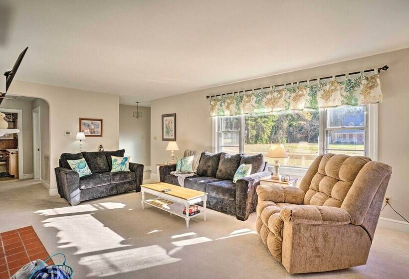 The Oyster Bed  Retreat W/ Pool & Game Room