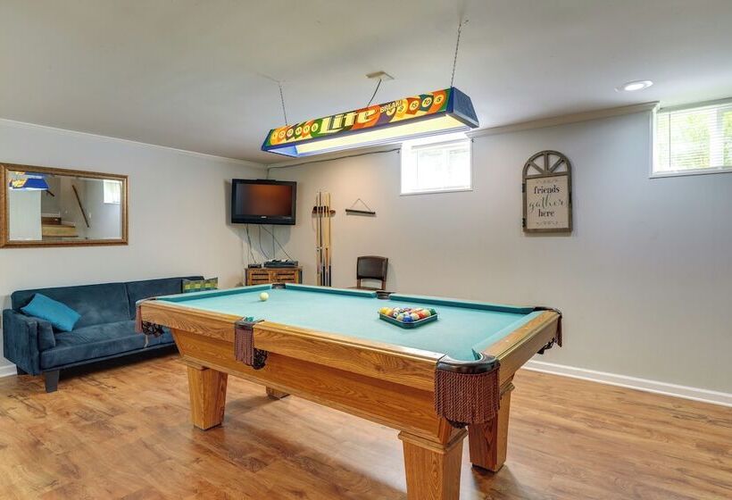 Family Friendly Riverhouse: Fishing & Hot Tub