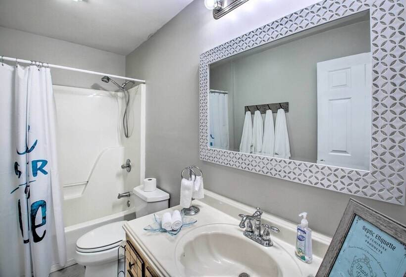 Treasure Isle Riverfront Home: Pets Welcome!