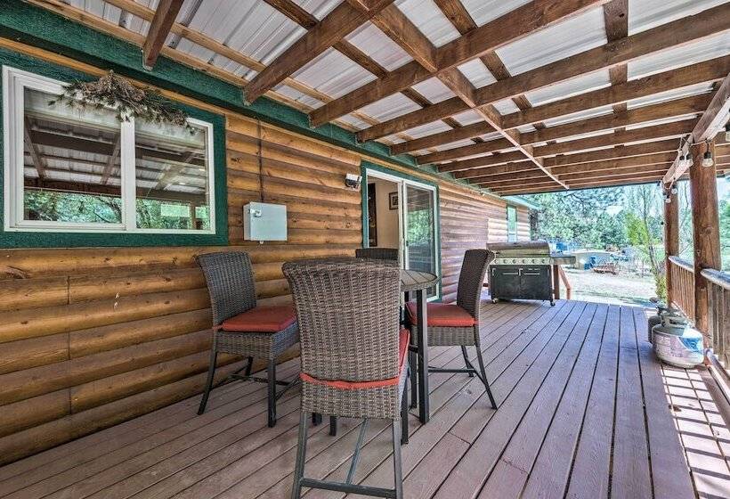 Tree Lined Alto Cabin: Near Parks & Trails!