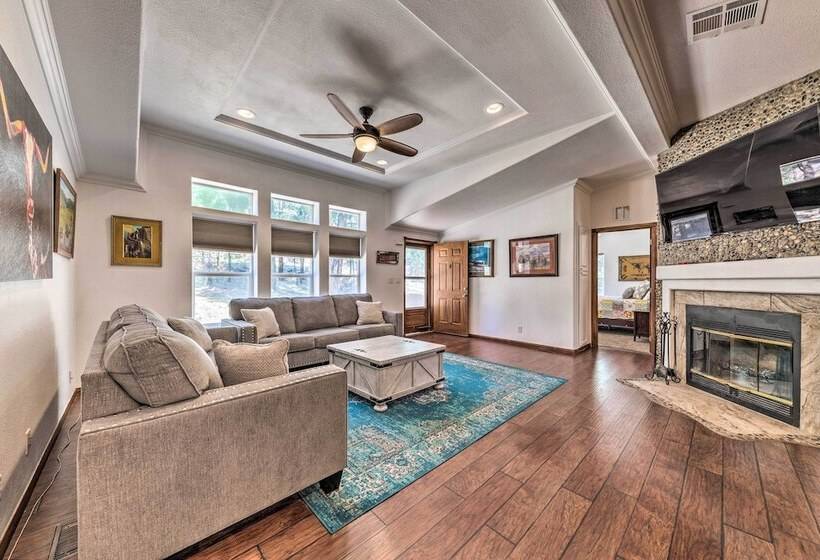 Tree Lined Alto Cabin: Near Parks & Trails!