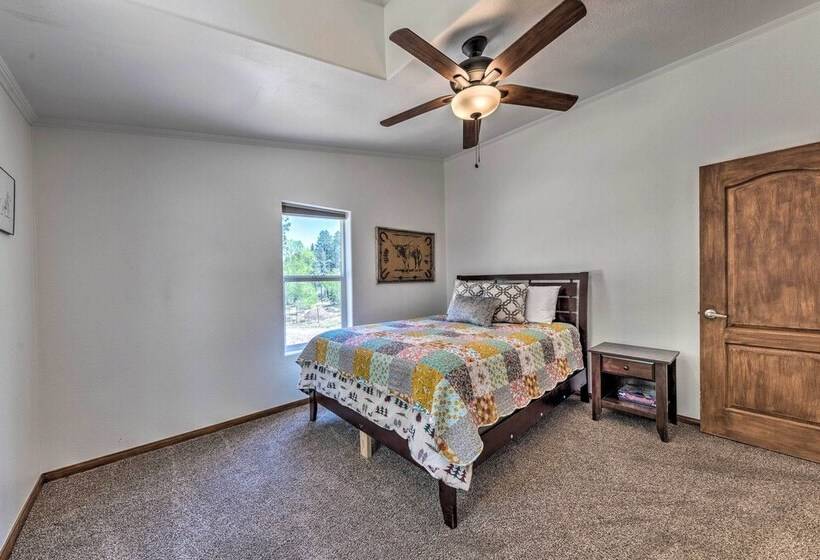 Tree Lined Alto Cabin: Near Parks & Trails!