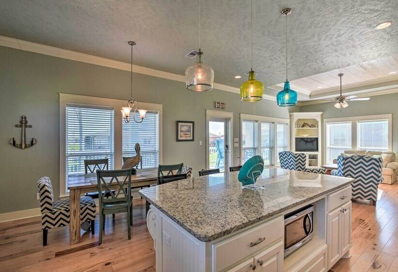 Deck + Fire Pit: Updated Crystal Beach Retreat!