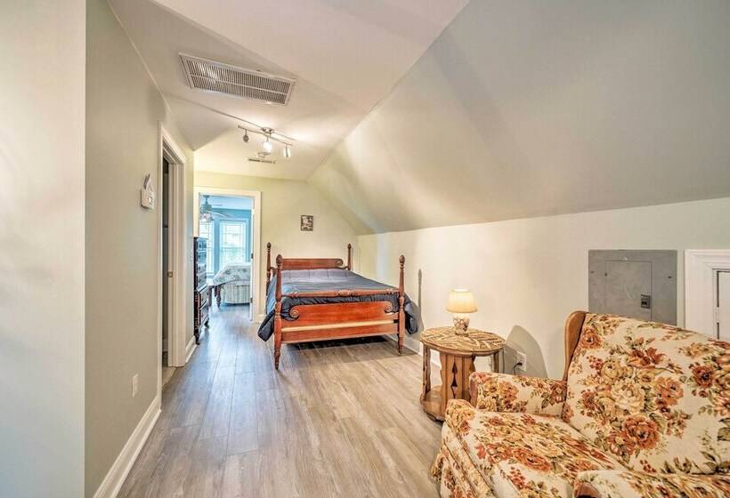 Updated Family Getaway: Walk To Sea Haven Beach!