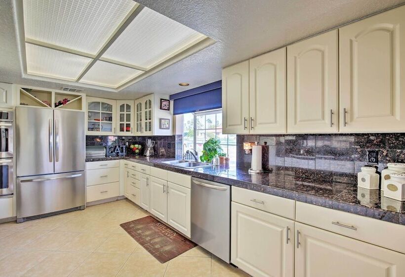 Pool/spa, Theater Room & Views: Palm Desert Home!