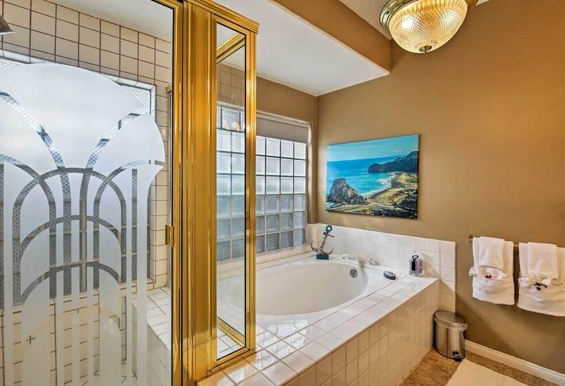 Pool/spa, Theater Room & Views: Palm Desert Home!