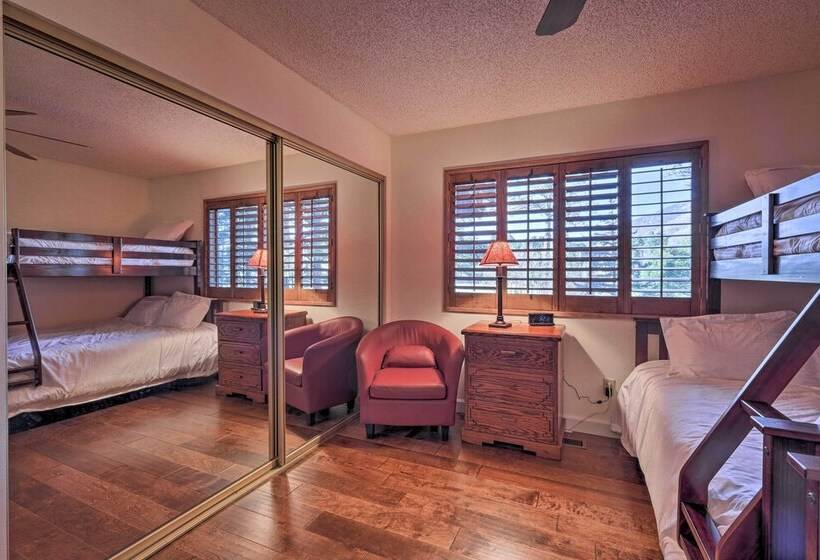 Upscale Flagstaff Country Club Home W/ Mtn Views!