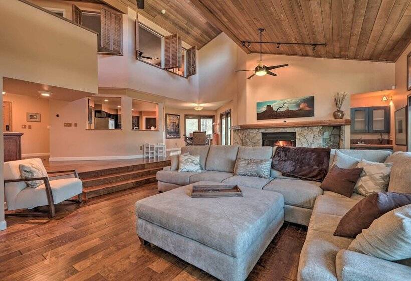 Upscale Flagstaff Country Club Home W/ Mtn Views!