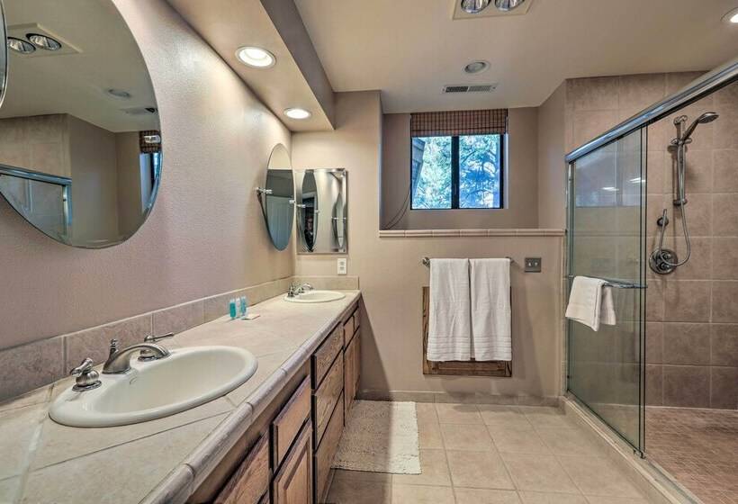 Upscale Flagstaff Country Club Home W/ Mtn Views!