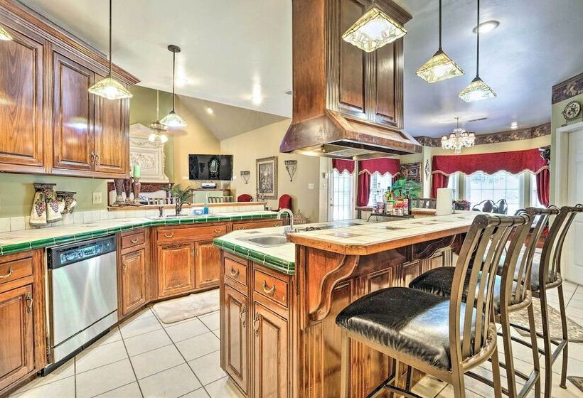 Victorian Hernando Home ~ 25 Miles To Memphis