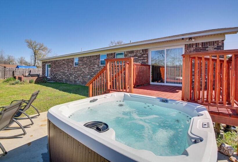 Waterfront Family Retreat W/ Fire Pit & Canoe