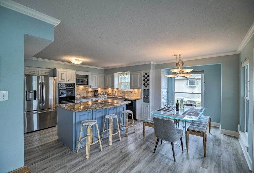 Waterfront San Jacinto River Home W/ Boat Slip!