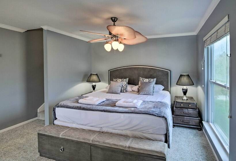 Waterfront San Jacinto River Home W/ Boat Slip!