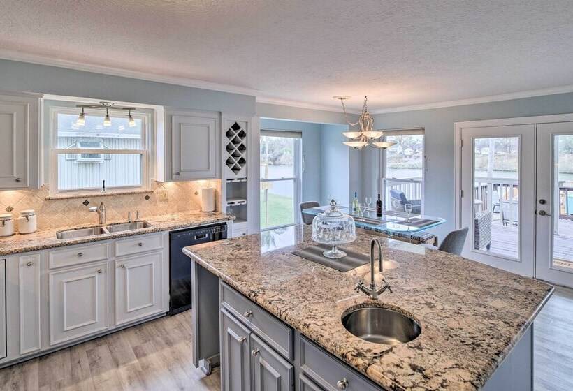 Waterfront San Jacinto River Home W/ Boat Slip!