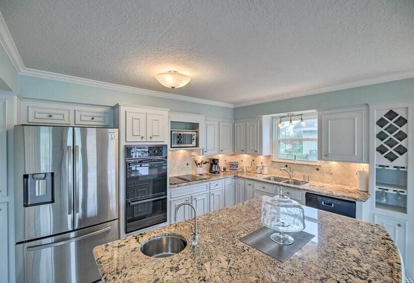 Waterfront San Jacinto River Home W/ Boat Slip!