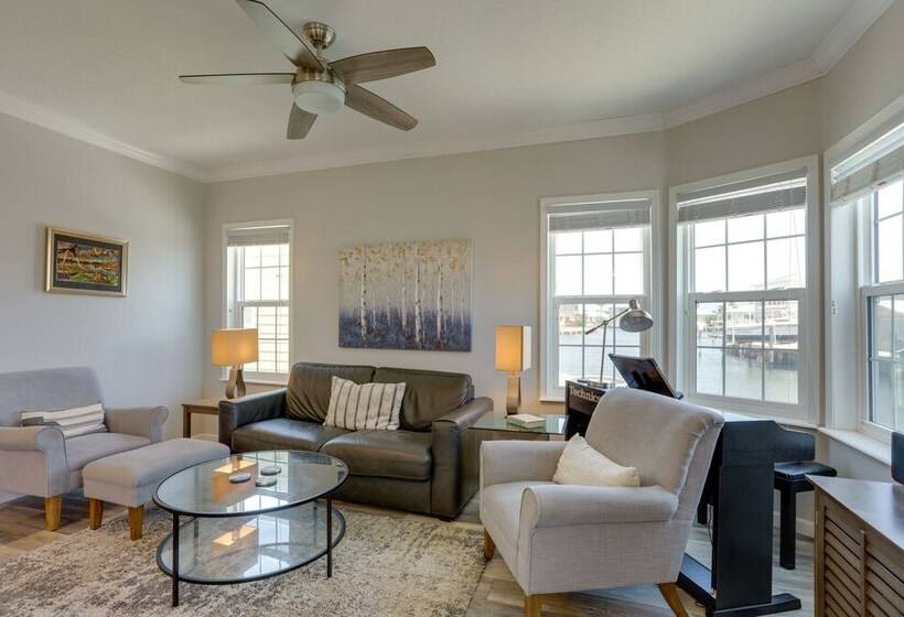 Waterside Jensen Beach Home W/ Marina Access!