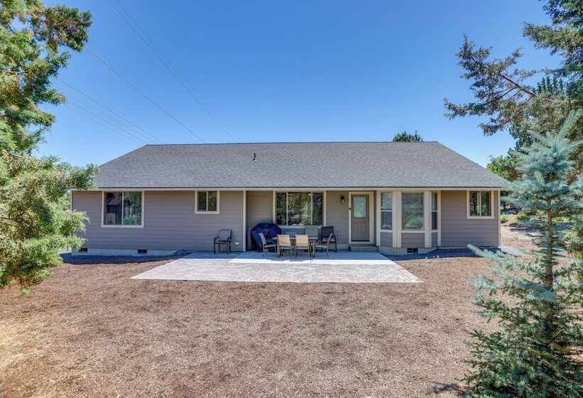 Welcoming Redmond Home W/ Grill, Near Trails!