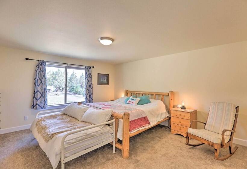 Welcoming Redmond Home W/ Grill, Near Trails!