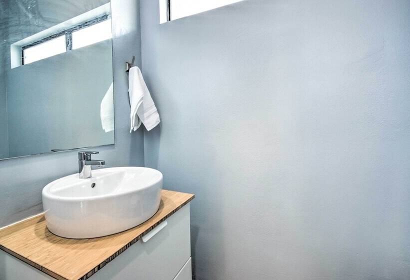 Well Appointed Houston Home: 1 Mile To Midtown!