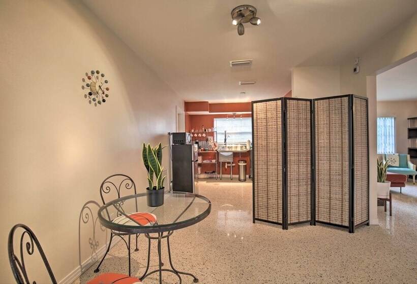 Well Appointed Tampa Home: 4 Mi To Usf Campus