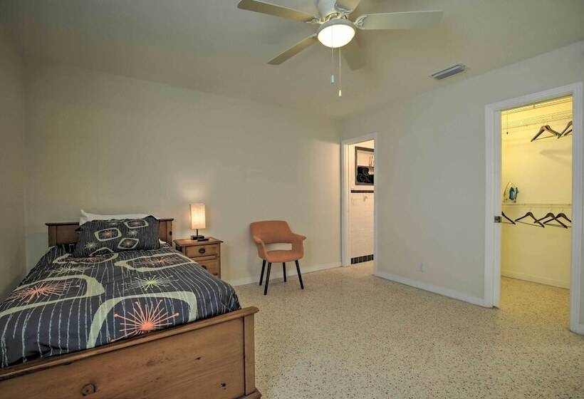 Well Appointed Tampa Home: 4 Mi To Usf Campus