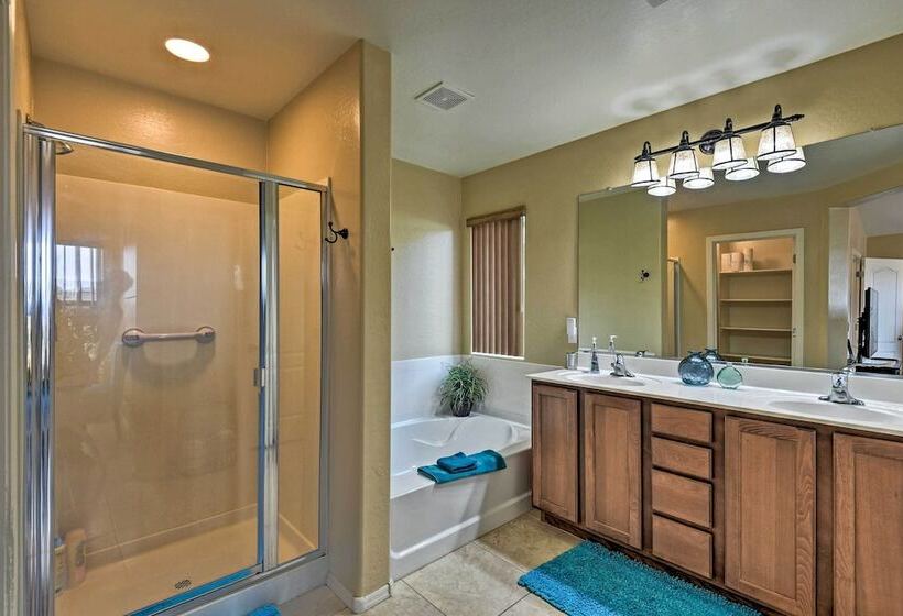 West Phoenix Home: Hike, Dine & Golf Nearby!