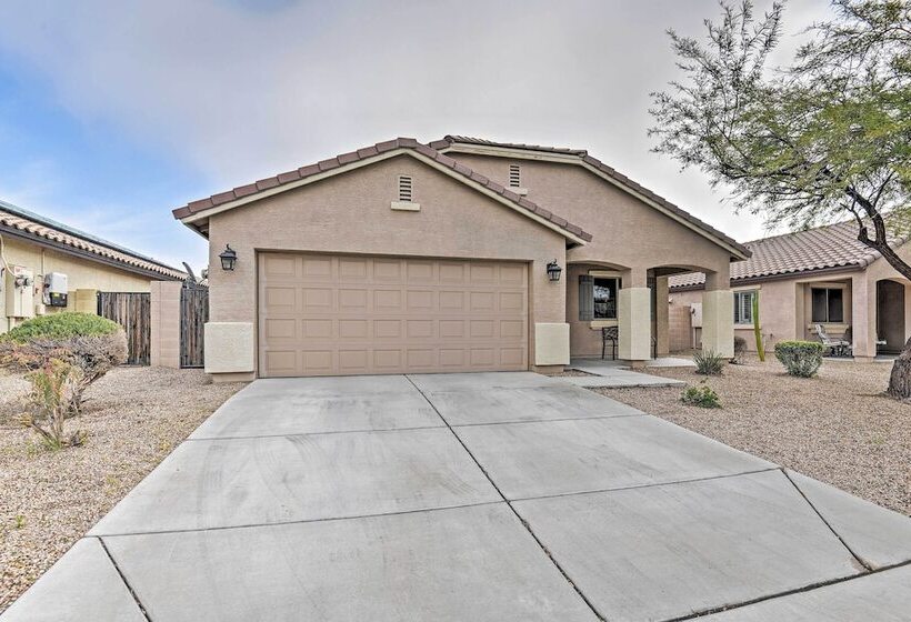 West Phoenix Home: Hike, Dine & Golf Nearby!