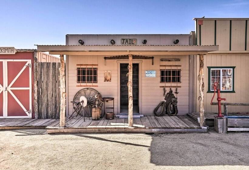 Western Style Phoenix Home: 15 Mi To Lake Pleasant