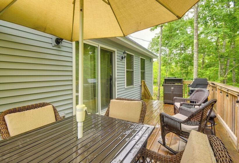 White Mountain Home Near Lakes & Kancamagus Hwy!