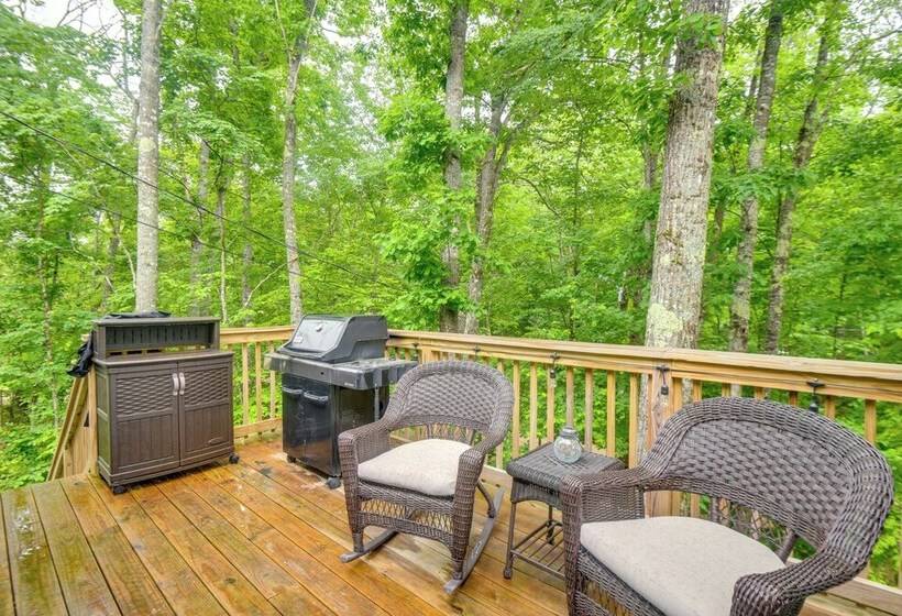 White Mountain Home Near Lakes & Kancamagus Hwy!