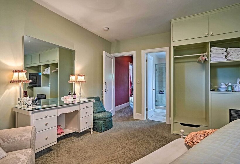 Wine Country Home With Yard; Walk To Downtown!