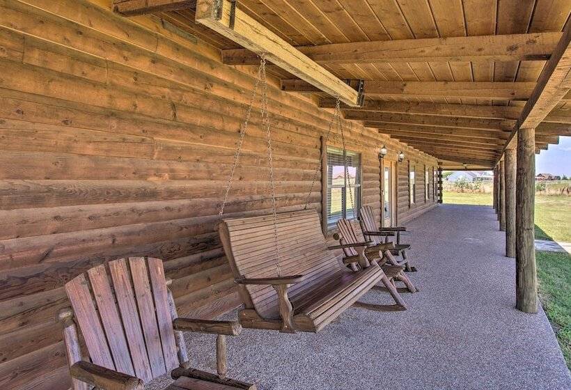 11 Acre Krum Cabin W/ Jungle Gym & Sand Volleyball