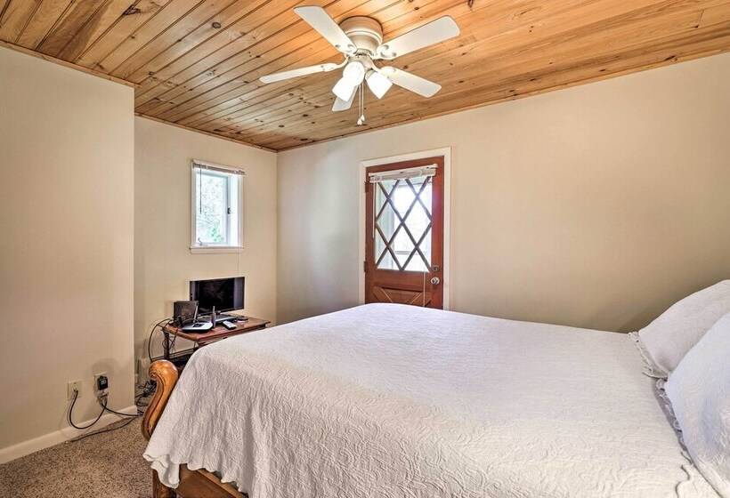 40 Acre Ski Retreat W/ Hot Tub In Banner Elk!