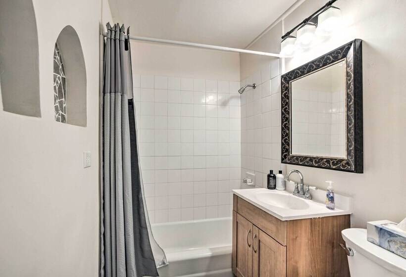 Adobe Albuquerque Home ~ 5 Mi To Old Town!