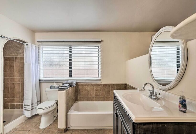 Adobe Albuquerque Home ~ 5 Mi To Old Town!