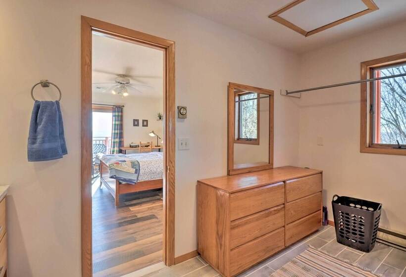 Albrightsville Home: Deck + Panoramic Valley View!