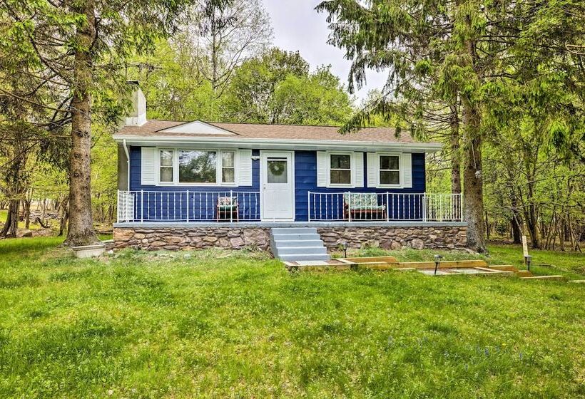 Albrightsville Retreat W/ Community Pool & Hot Tub