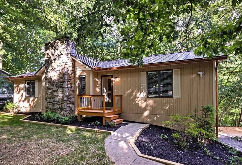 Arden Vacation Rental W/ Private Hot Tub & Grill!