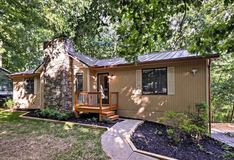 Arden Vacation Rental W/ Private Hot Tub & Grill!