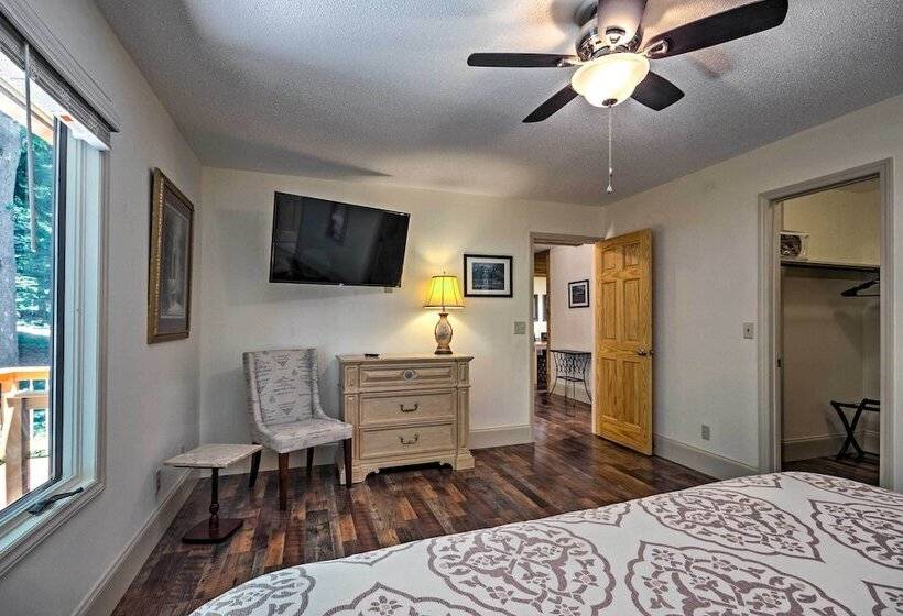 Arden Vacation Rental W/ Private Hot Tub & Grill!