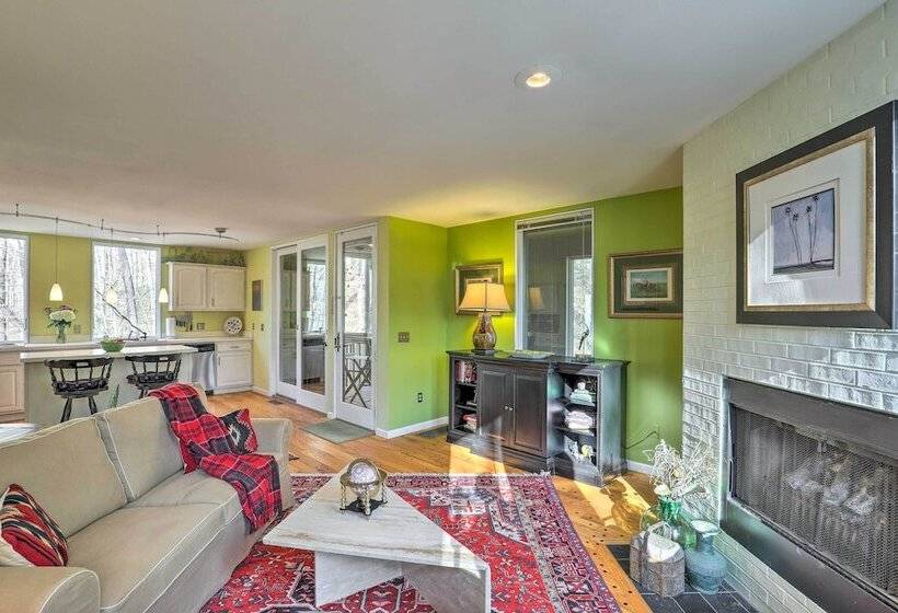 Carriage House Near Downtown & The Parkway