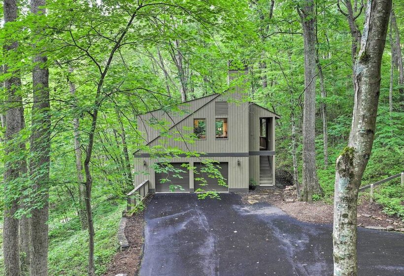 Carriage House Near Downtown & The Parkway