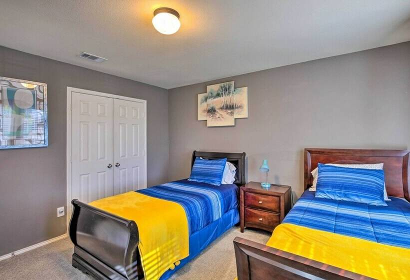 Beautiful Fate Home < 30 Mi To Dtwn Dallas!