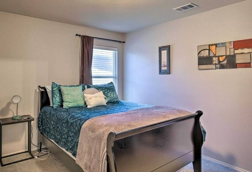 Beautiful Fate Home < 30 Mi To Dtwn Dallas!